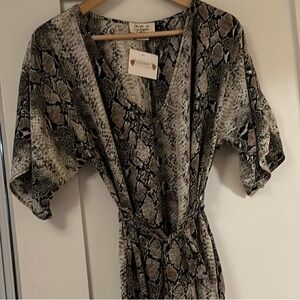 Sigal A. V neck kimono 100% silk NWT snake skin print mini tie dress